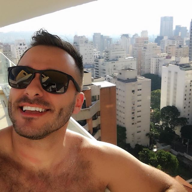 <em><strong>Carlos R.</strong></em>