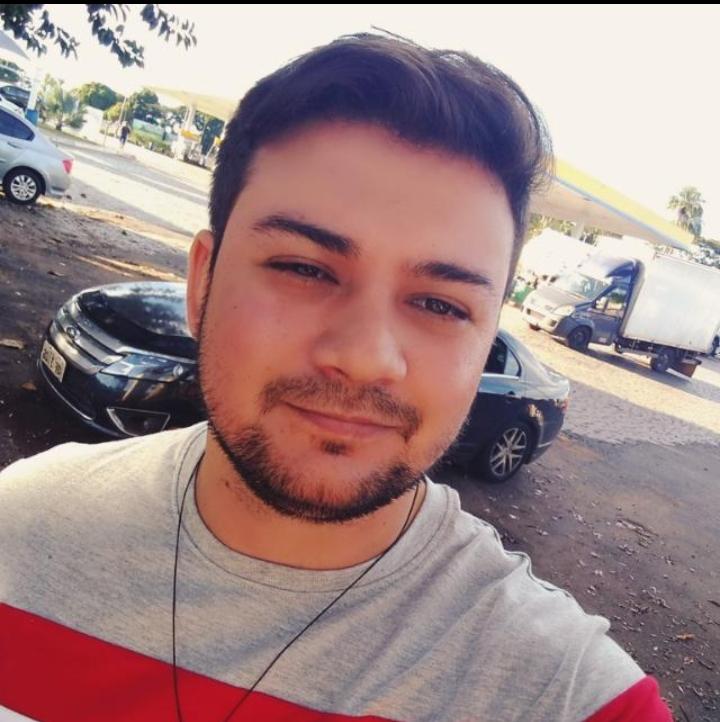 <em>Luis Martínez</em>