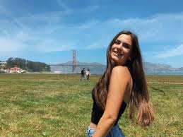 <em>Fernanda L.</em>